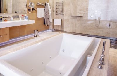 Spa-Like Tub Area